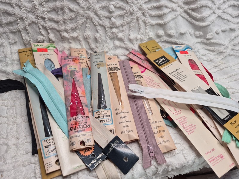 36 Nylon Sewing Zippers UNUSED- Variety Of Colors, Lengths-- Lot 4