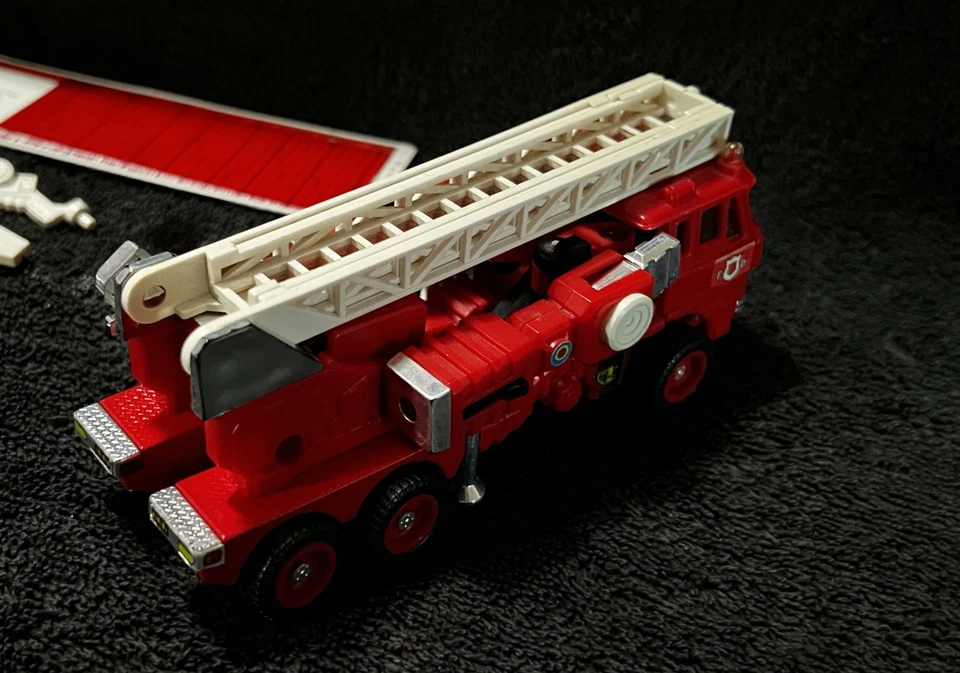 1985 INFERNO • 100% COMPLETE w/TECH SPEC • G1 VINTAGE TRANSFORMERS - Image 4 of 4