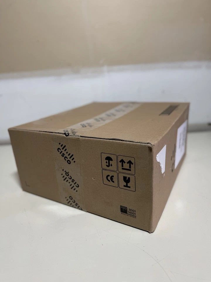 Cisco C1000-8FP-2G-L - 8 Ports Fully Managed Ethernet Switch - Image 3 of 4