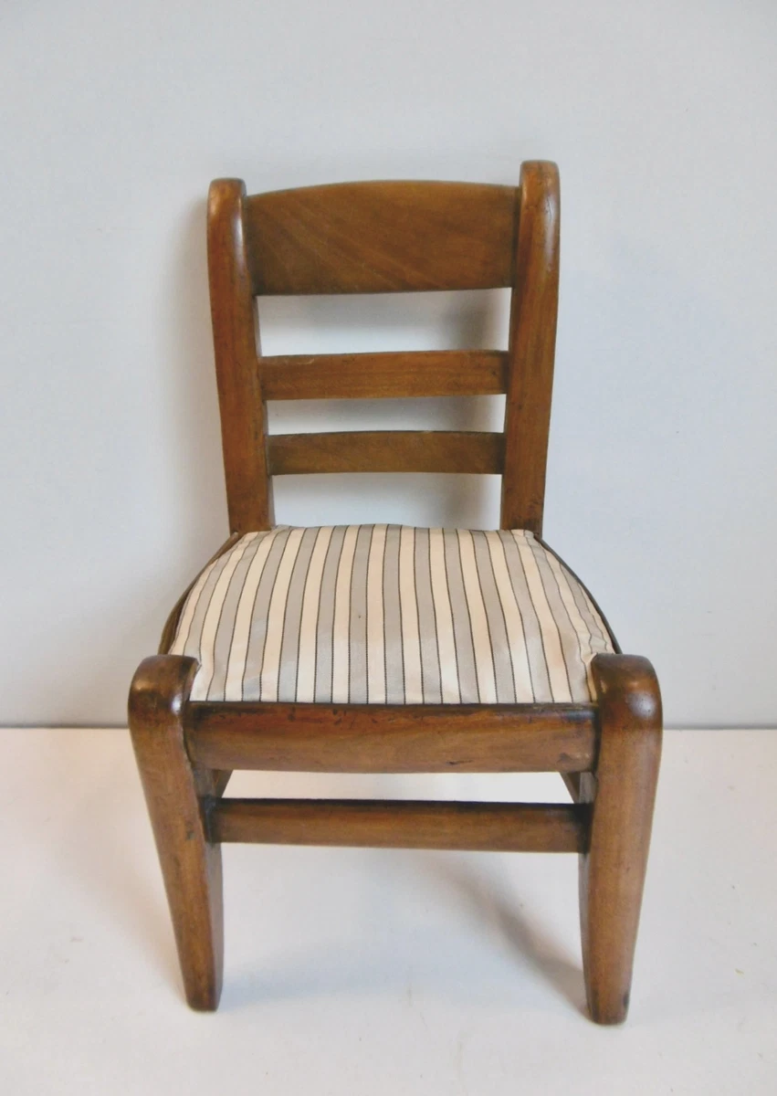 Chaise poupee dans poupées anciennes