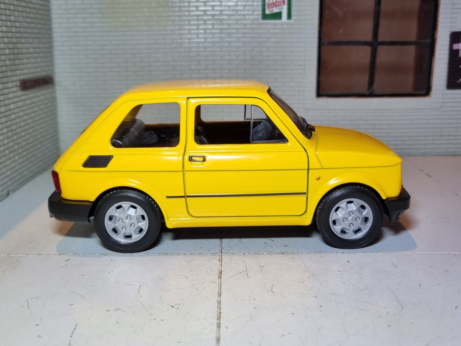 Foto 7 di 10