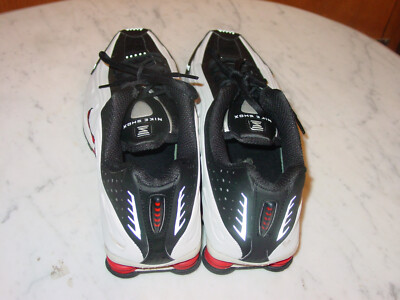 2019 Nike Shox R4 Platinum Tint/University Red 104265-050  display picture 2