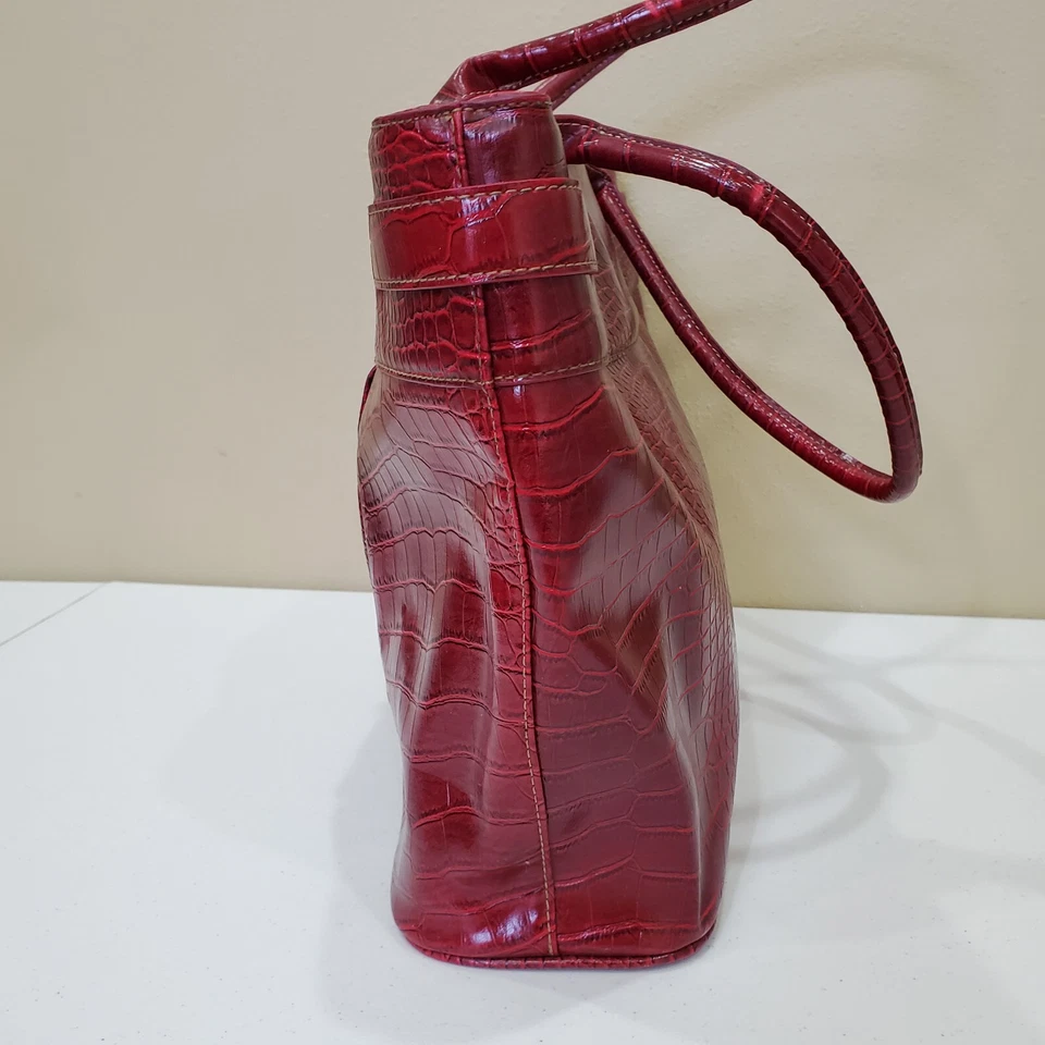 Merona Laptop Tote Handbag Burgundy Faux Leather with Dayplanner- flaw - Image 4 of 4