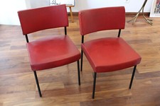 Joseph André Motte , paire de chaises modèle 764 simili cuir rouge