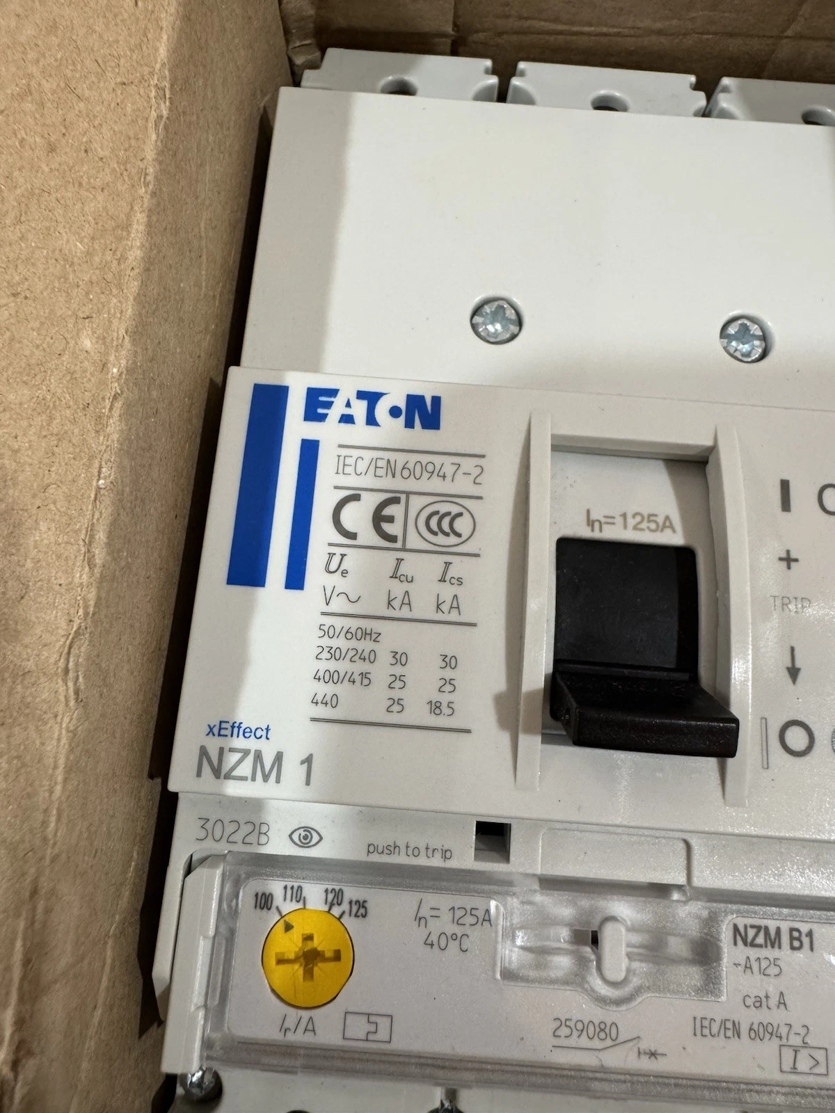 Eaton 125A Triple Pole 25kA MCCB Circuit Breaker Unit NZMB1-A125 Brand New 4