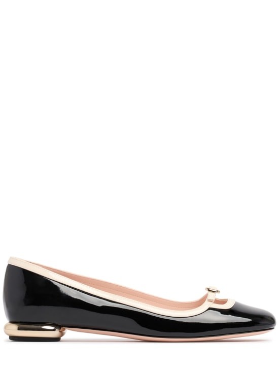 Roger Vivier - кожаные балетки Mini Choc толщиной 10 мм - Белыйчерный 172590₽