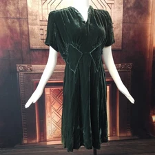 Antique Vintage 1930s Art Deco Green Velvet Vneck Geometric Waostline Dress Gown