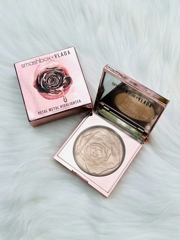 Smashbox + VLADA Petal Medal Highlighter GILDED ROSE .35 oz NEW IN BOX - Rare - Image 2 of 4