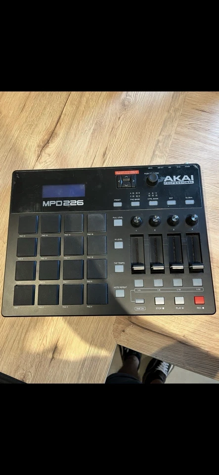 Akai MPD226 MIDI Pad Controller – 16 Pads, USB, sehr guter Zustand - Bild 4 von 4