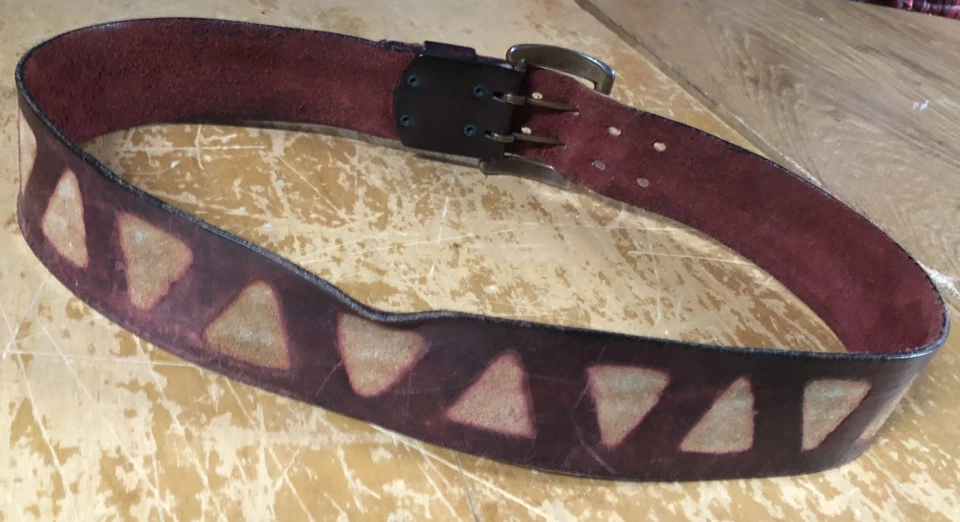 Cinturón de cuero de colección rojo óxido ancho con doble punta 32-34 y hebilla de latón hippie Foto 3 de 4