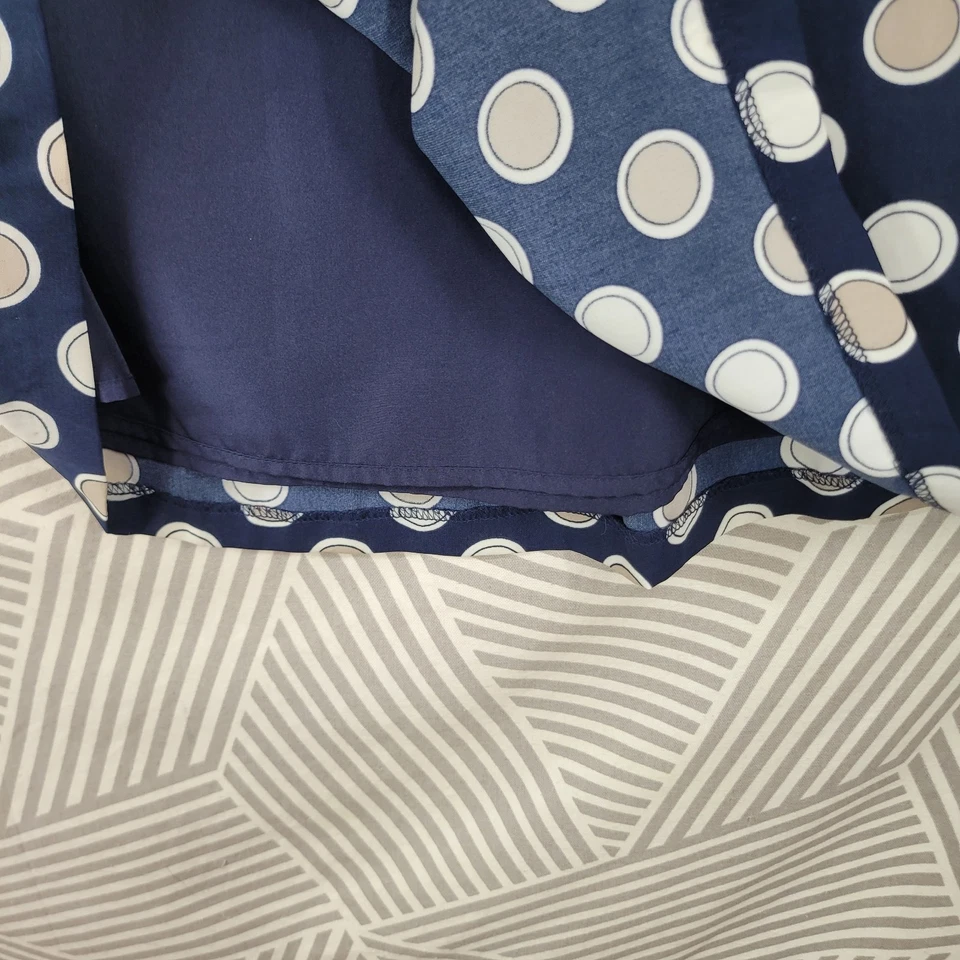 Falda Banana Republic talla 12 Polkadot azul marino plisada por encima de la rodilla en capas Foto 3 de 4