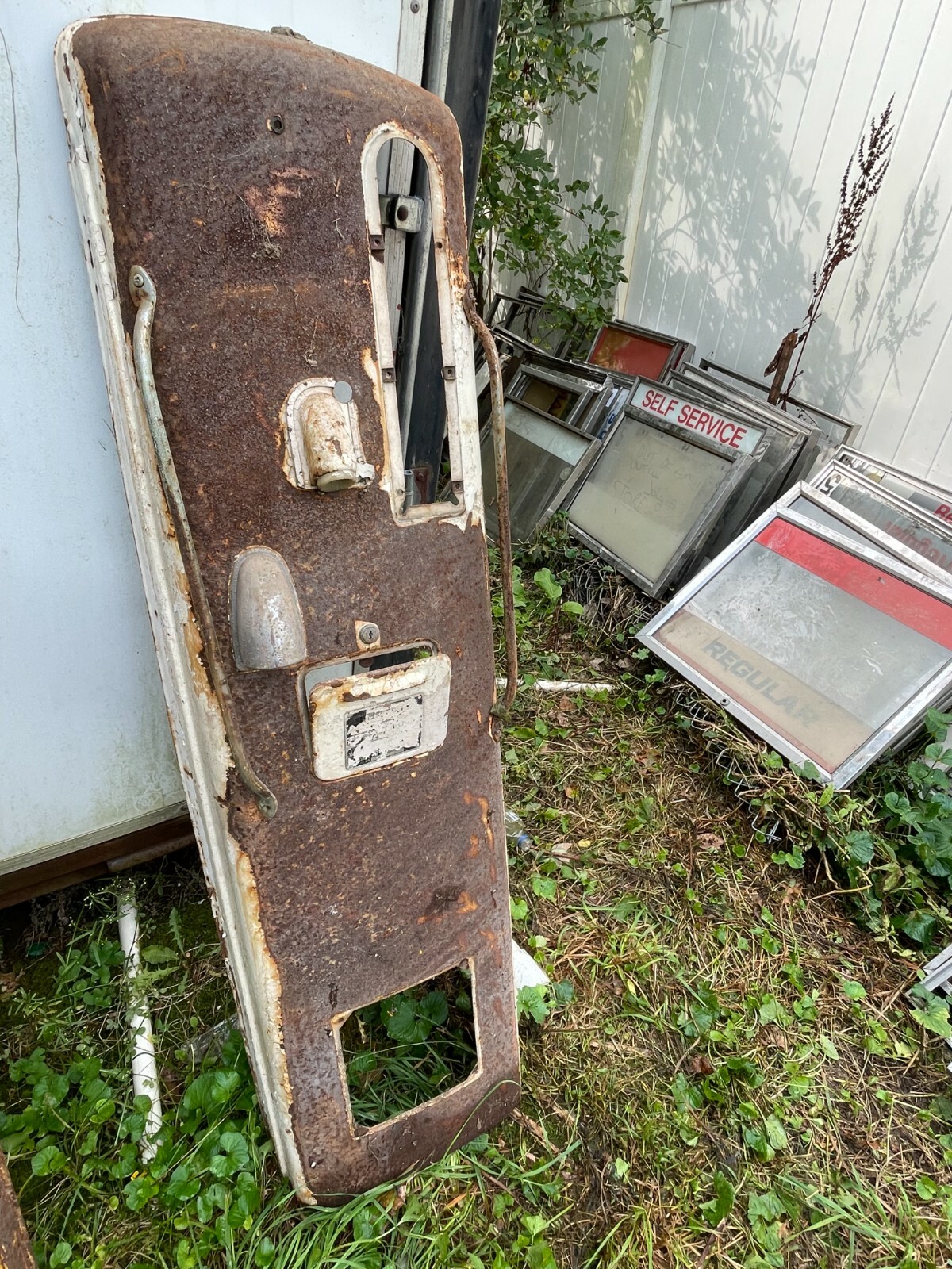 ORIGINAL 766 SIDE PANEL WITH ACCESS DOOR AND HOSE RUBS GAS PUMP