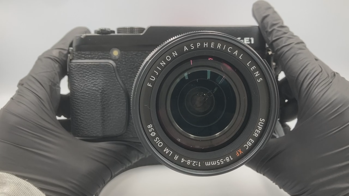 FUJI X-E1 XF 18-55mmF2.8-4 R LM OISブラック