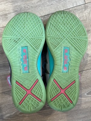 NIKE Lebron X Men display picture 3