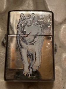 ZIPPO No. 250 WOLF HUSKY DOG LIGHTER (2010) REF:9807R Puppy