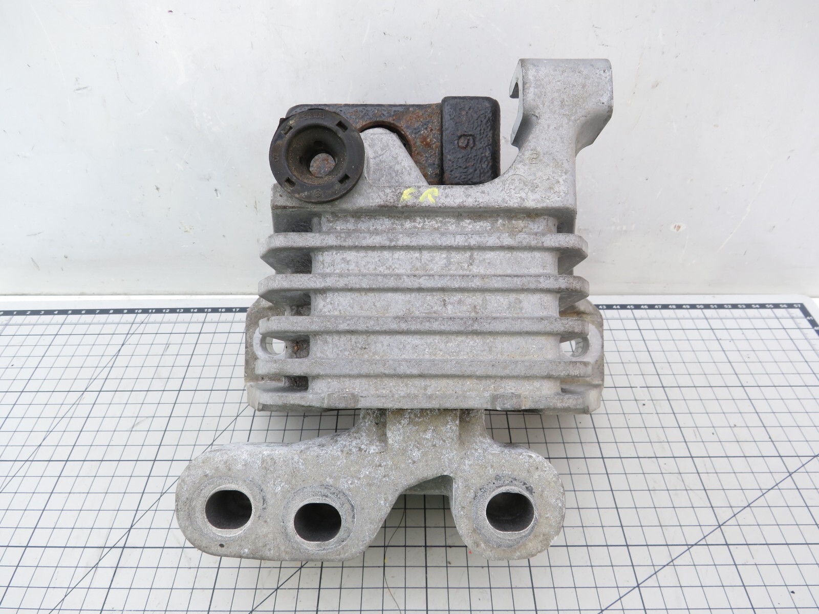 2017 JEEP CHEROKEE KL 2.2 CRD FRONT DRIVER SIDE ENGINE MOUNT  