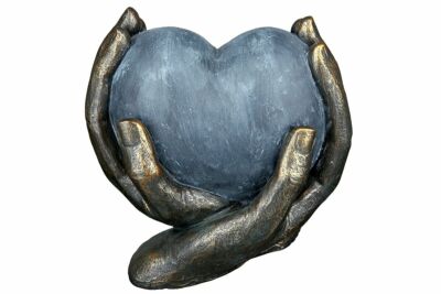 Dekofigur Indoor - Gilde Herz in Händen - Skulptur Statue Dekoration Wohnen