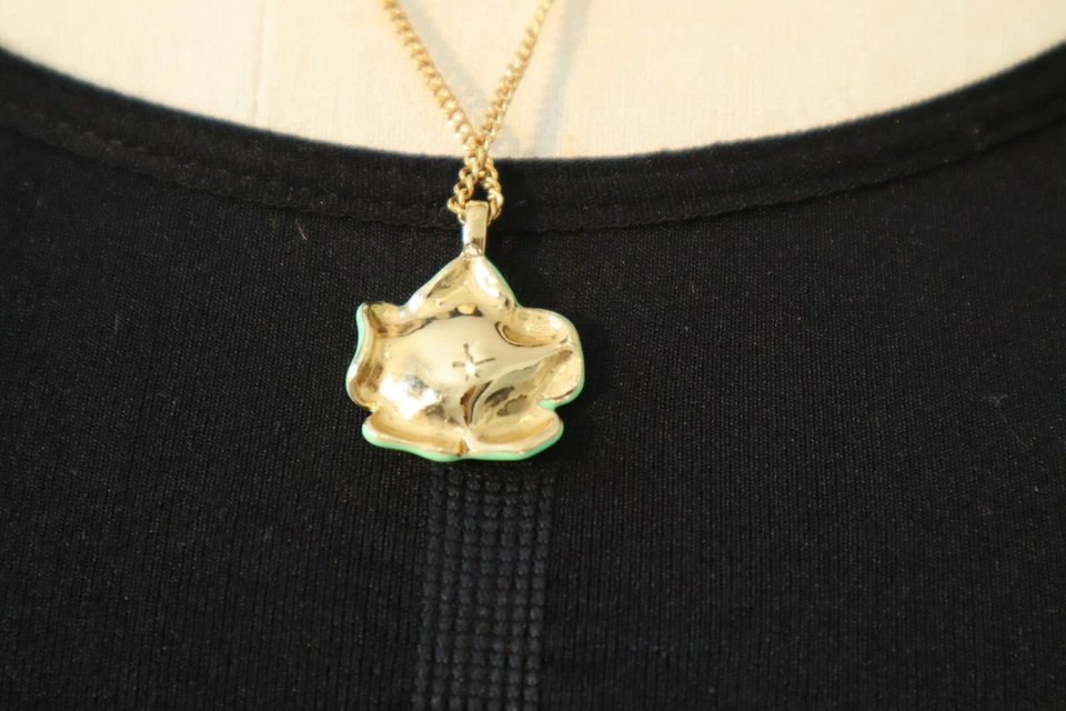 Collar Orquídea J Crew Verde. Amarillo. Tono dorado 22"" pulgadas de largo gran tamaño 22"" Ni Foto 3 de 4