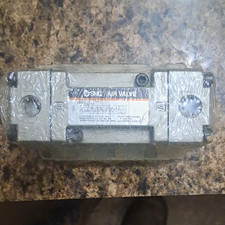 SMC VQZ4214-000 Air-Operated Pneumatic Air Valve 1/4 in NPT 150 psi
