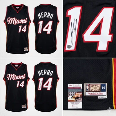 Maillot signé Tyler Herro Beckett Auth Heat Star Rising Basketball - Photo 1/3