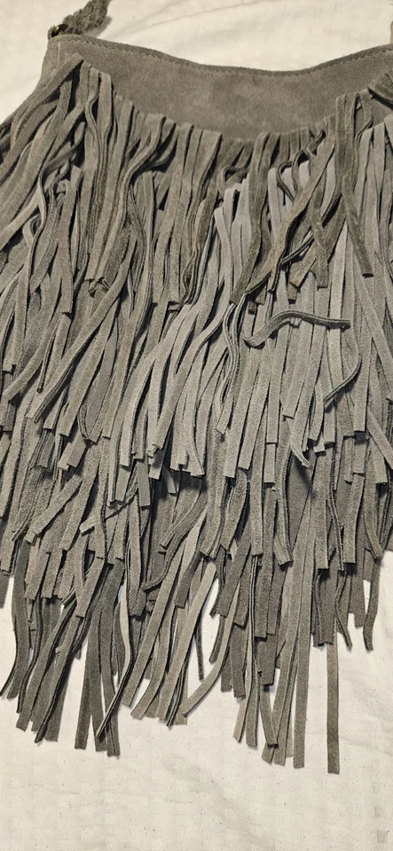 Fecho de zíper Ecote Boho cinza camurça tiracolo franja em camadas 9 x 9 feito na Índia - Imagem 2 de 4