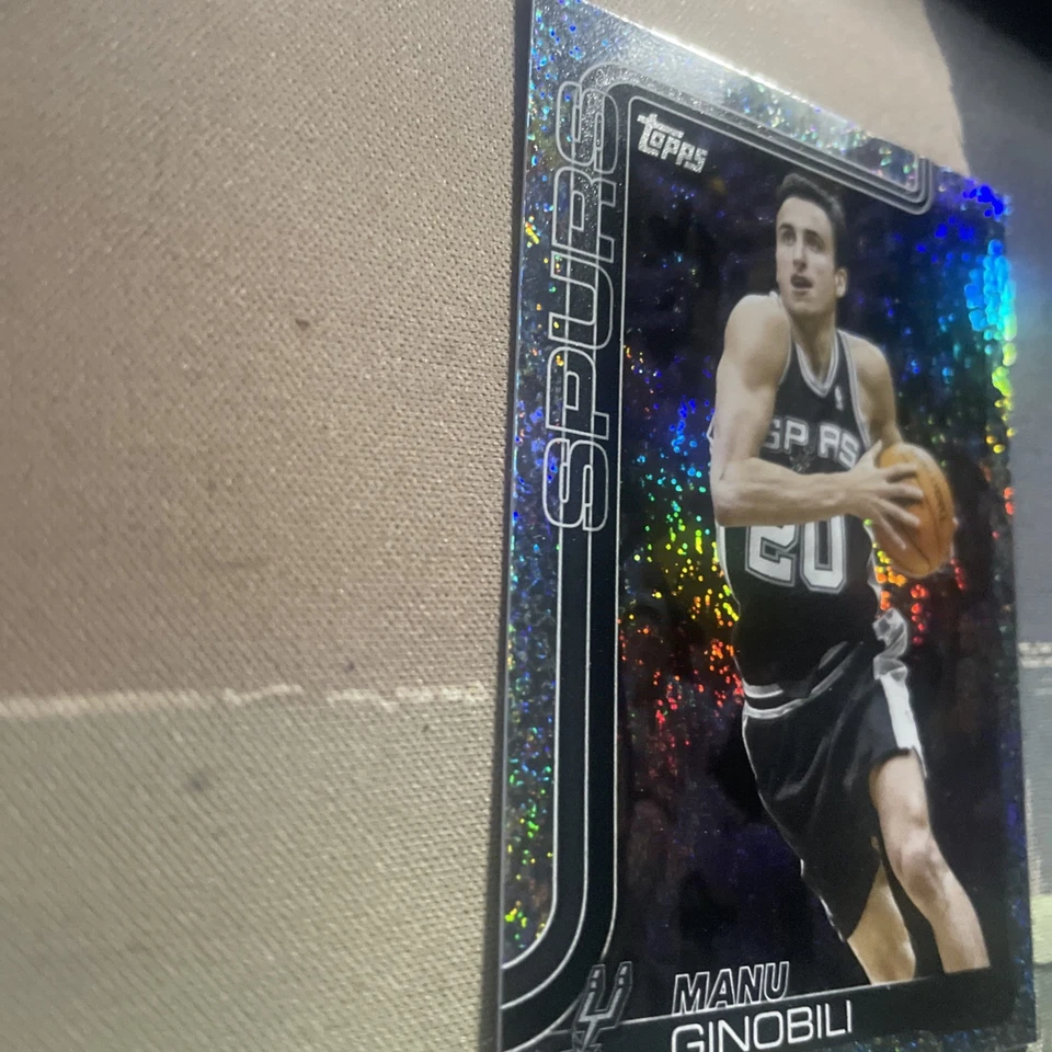 Baloncesto Manu Ginóbili 2025-26 Topps #262 Crackleboard Holo San Antonio Spurs Foto 4 de 4