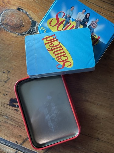 KOMPLETTES DECK DER SEINFELD TV SERIE SPIELKARTEN IN TIN BOX 2004. Neu im Karton Vintage - Bild 2 von 3