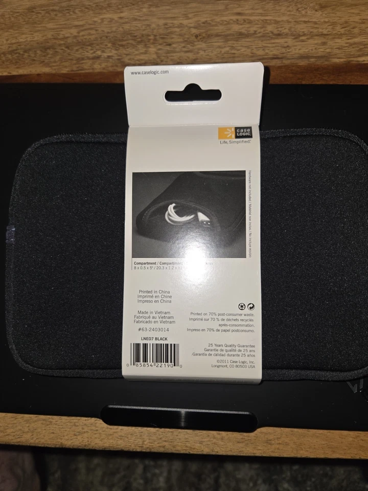 Case Logic 7-Inch Tablet Sleeve – Padded Protective Case for Kindle Fire & 7" Ta - Image 3 of 3