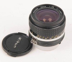 Nikon 28mm f/3.5 AIs Wide Angled Nikon F Fit Lens (3546G)