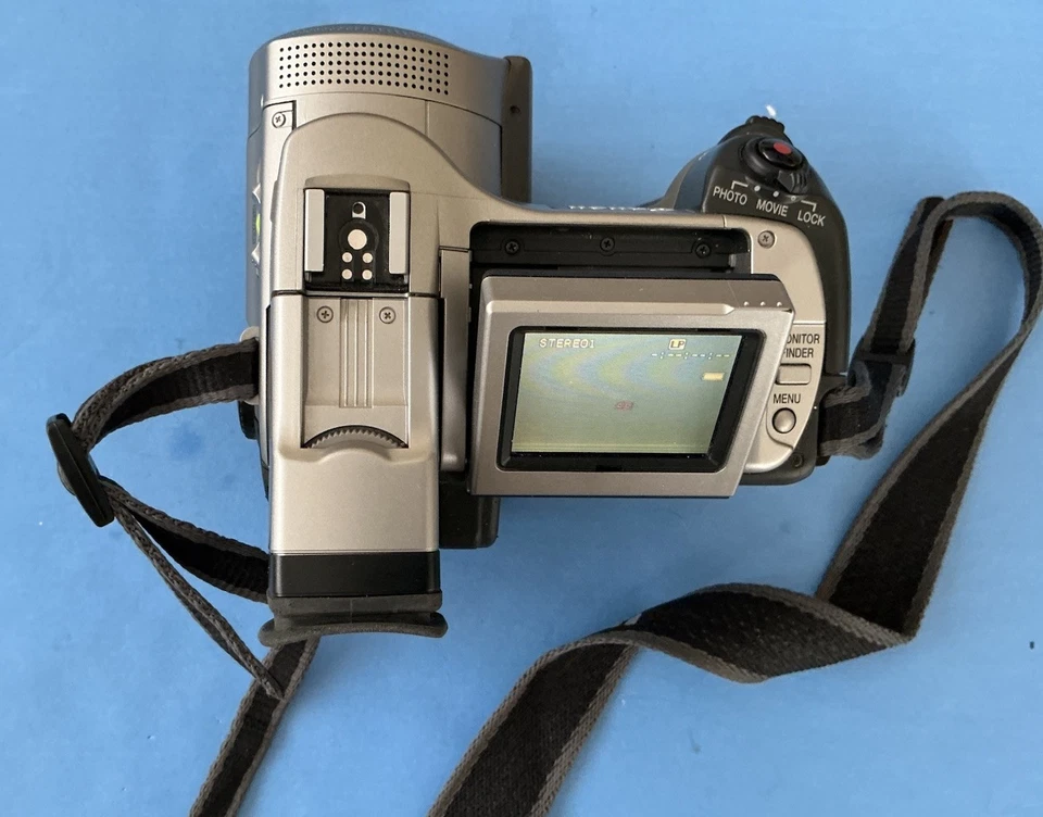 Canon Optura MV1 Digital Mini Video Camcorder - Image 2 of 4