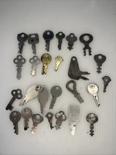 Vintage Lot of Flat Keys Various Makers And types Lot Of 26 B