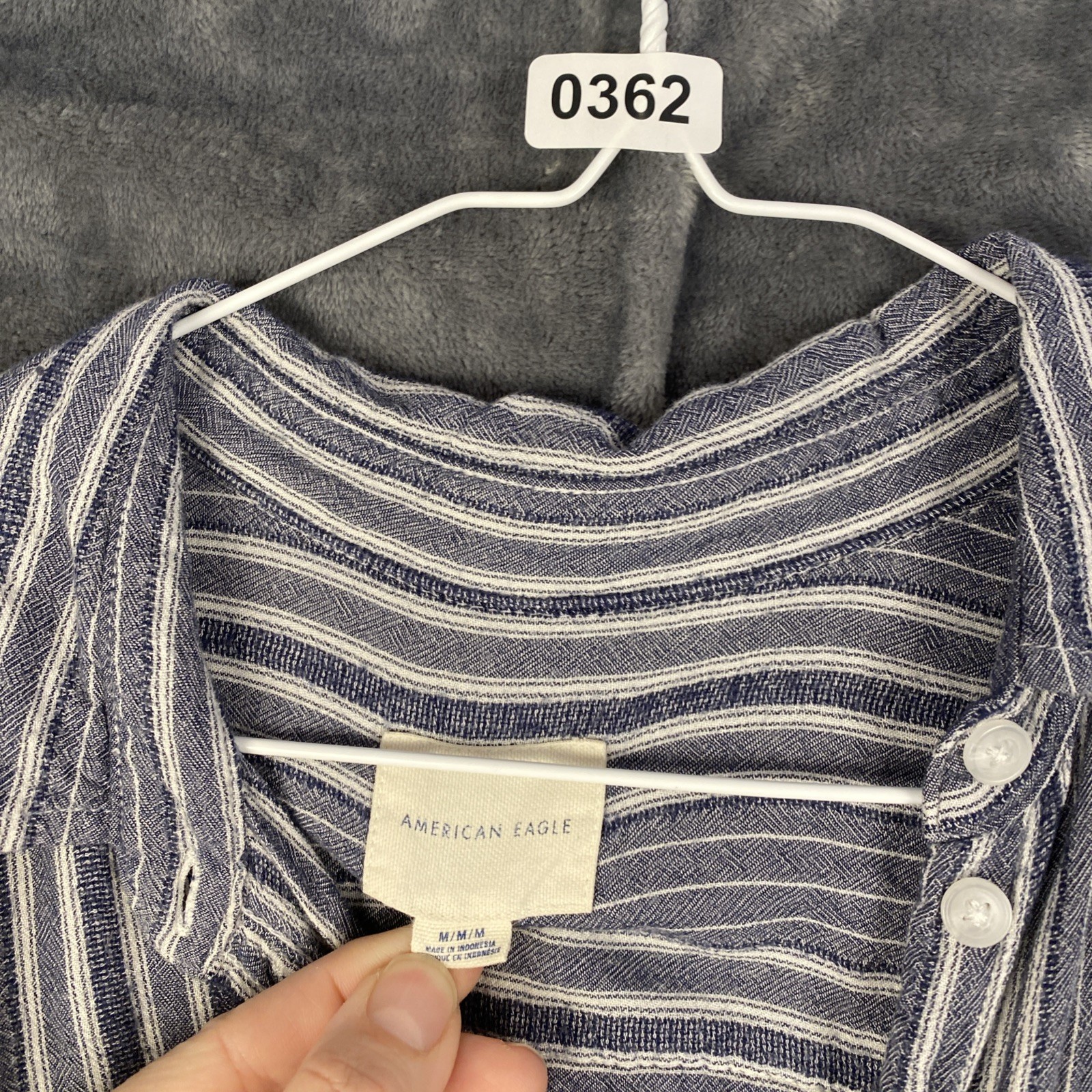 American Eagle Gray Button Blouse Medium Beach Ca… - image 2