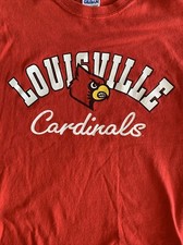 Louisville Cardinals Med T-Shirt Red Gildan Short Sleeve Shirt Ultra Cotton EUC
