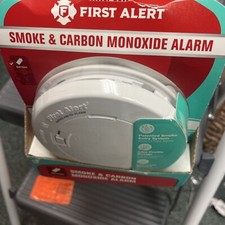 First Alert Smoke/Carbon Monoxide Alarm 1039783 AA Batteries Included - NEW
