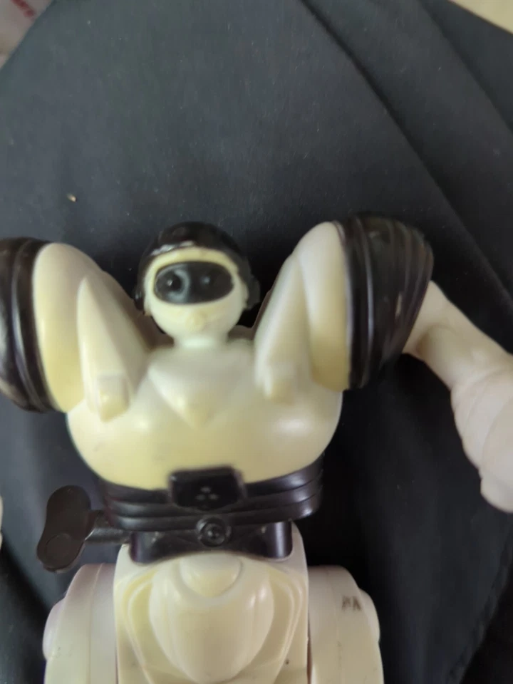 4.25" WowWee ROBOSAPIEN 2004 Tested-he walks - Image 2 of 4