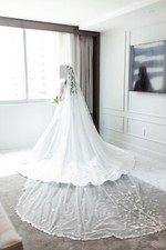 designer custom hand-made luxury wedding dress size 2-4 with long veil