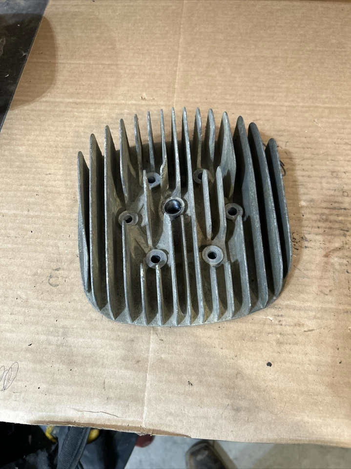 Suzuki RM250 1977 OEM culata Foto 2 de 4