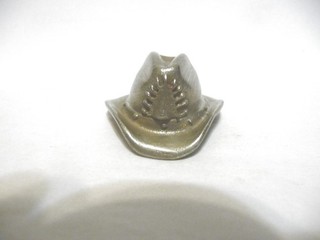 THIMBLE VINTAGE PEWTER A COWBOY HAT W.BAND & FEATHERS IN HI RELIEF