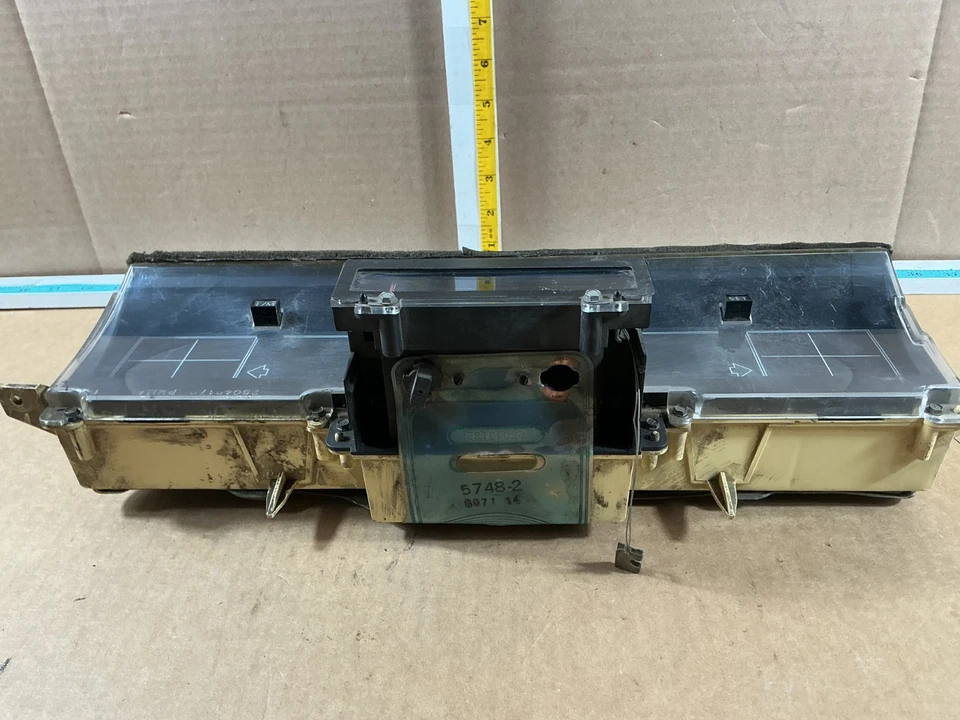 Cuadro de instrumentos velocímetro Cadillac DeVille 1985-1988 kilometraje desconocido Foto 2 de 4