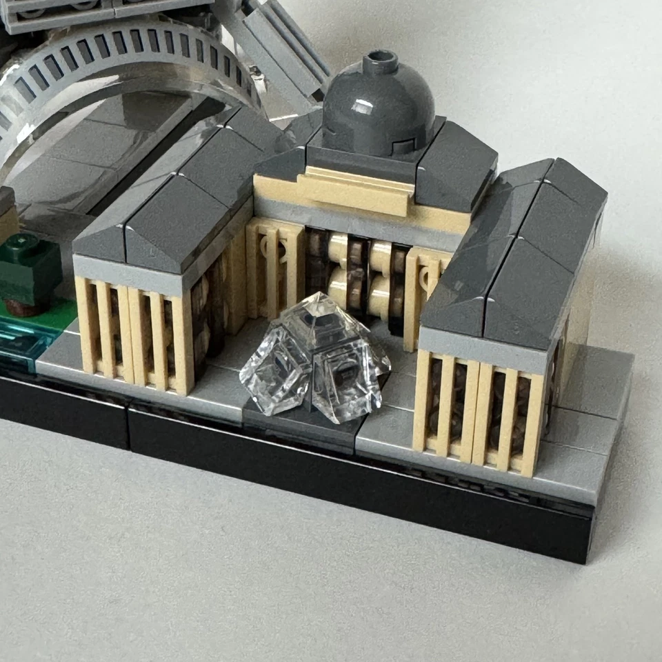 Lego 21044 Paris France Architecture Eiffel Tower City + Instructions COMPLETE - Image 4 of 4