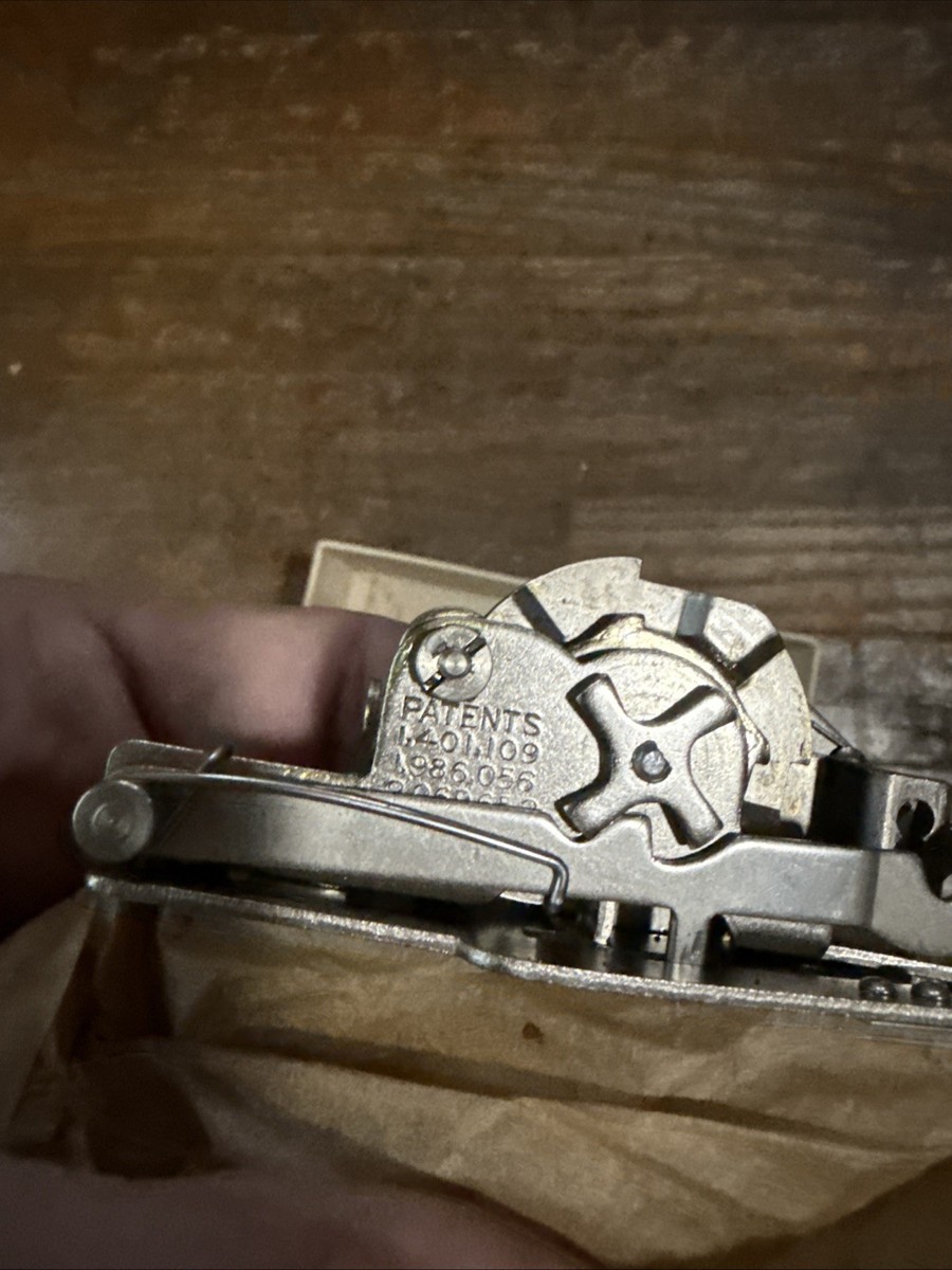 ミー子出品 Singer Hemstitching & Picoting Attachment 121387 w/ Box and