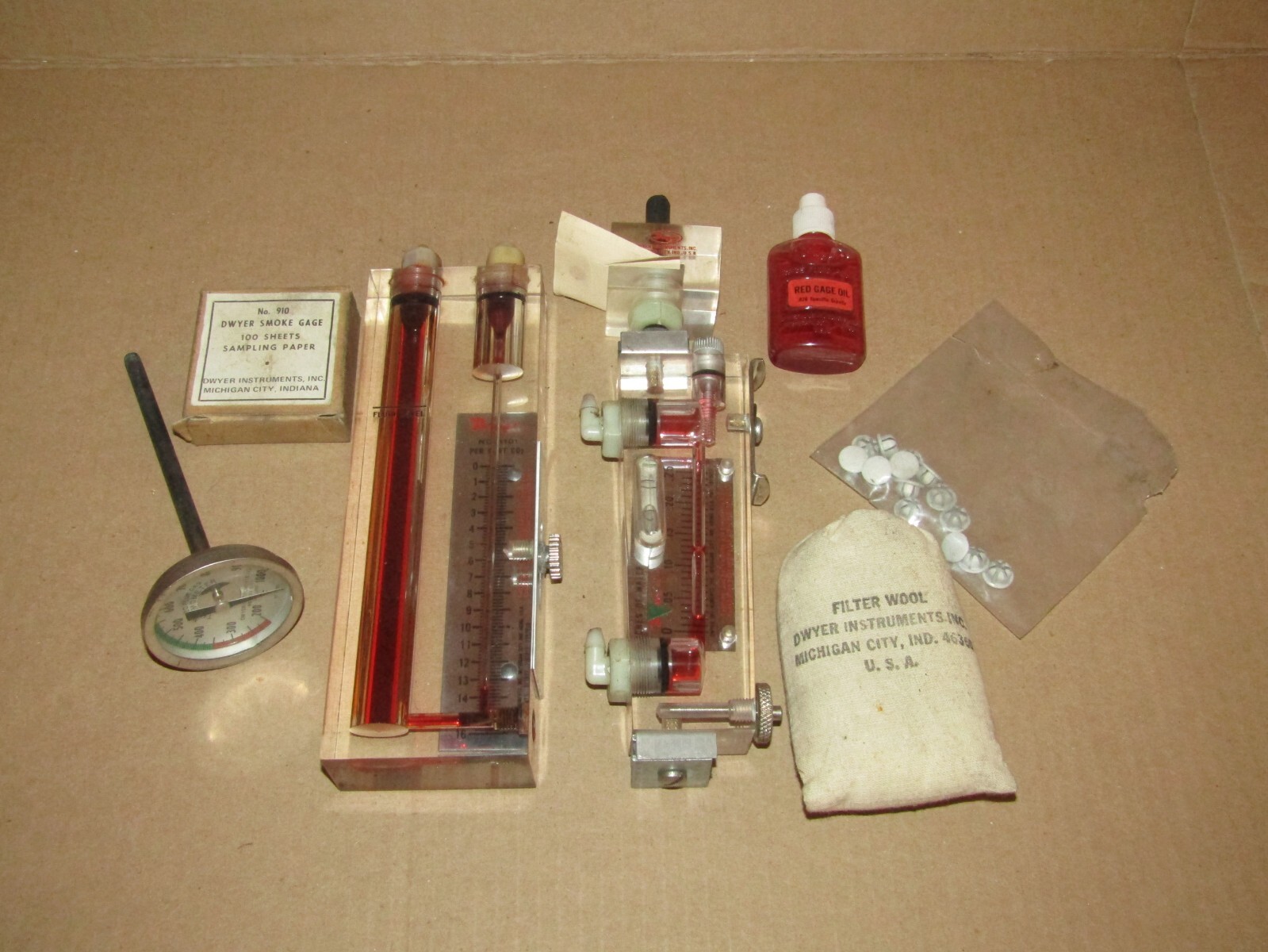 lot DWYER test 1101 CO2, 171 Durablock Manometer, 720 Flue gauge