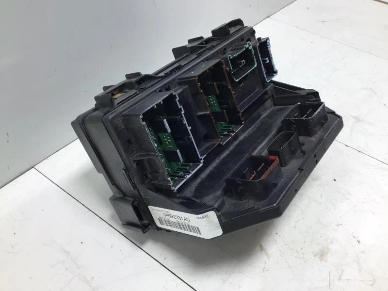 Jeep Liberty 2011 caja de fusibles de motor OEM+ Foto 4 de 4