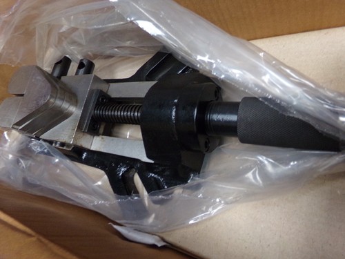 DAYTON Machine Vise 2 3/4" Jaw Face Wd 3" Max Jaw Opening 2" Throat Dp (c) - Picture 4 of 6
