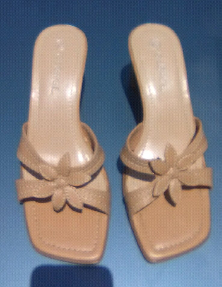 Women's High Heel Dress Shoes Pumps Size 7 1/2… Gem