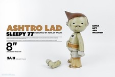 3A THREEA : FIGURE WWR POPBOT ASHTRO LAD 8 INC. SLEEPY77 VERSION NEW HOT TOYS