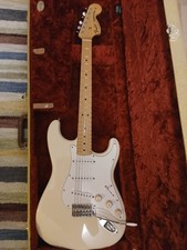fender stratocaster st-68 (early 2000ns)