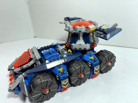 LEGO Nexo Knights: Axl's Tower Carrier 70322 (2016)