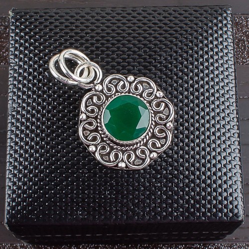 Green Onyx Gemstone 925 Sterling Silver Jewelry Round Pendant 1.06" Gift For Her - Picture 2 of 8