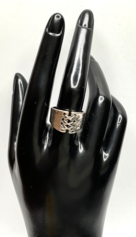 DQ09 Vintage Sterling Silver Wide Band Lace-Up Corset Design Ring Sz 8